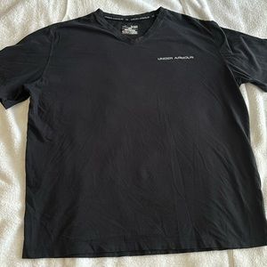 Underarmour men’s black v-neck tee